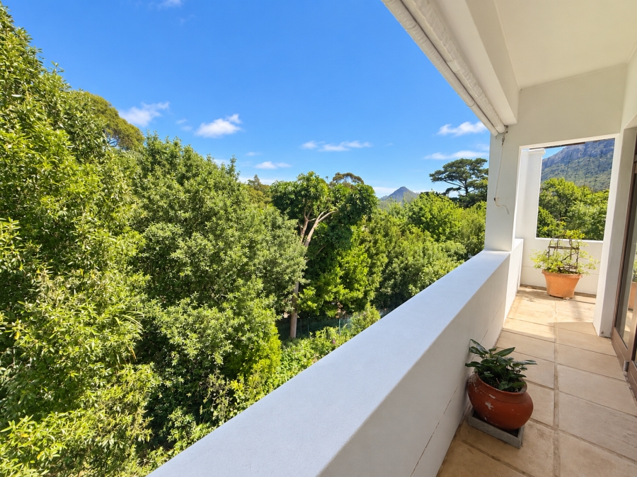 5 Bedroom Property for Sale in North Oaks Western Cape
